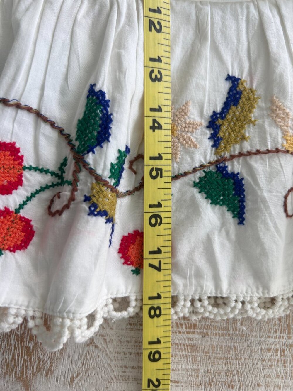 Farm Rio White w/Multicolor Embroidery Pitanga Mini Skirt Size Large - Picture 8 of 10